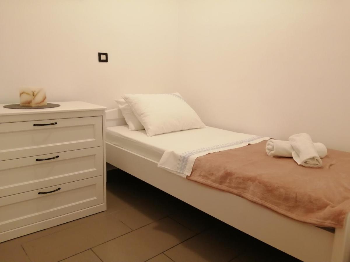 יאדראנובו Apartmani Nizic מראה חיצוני תמונה
