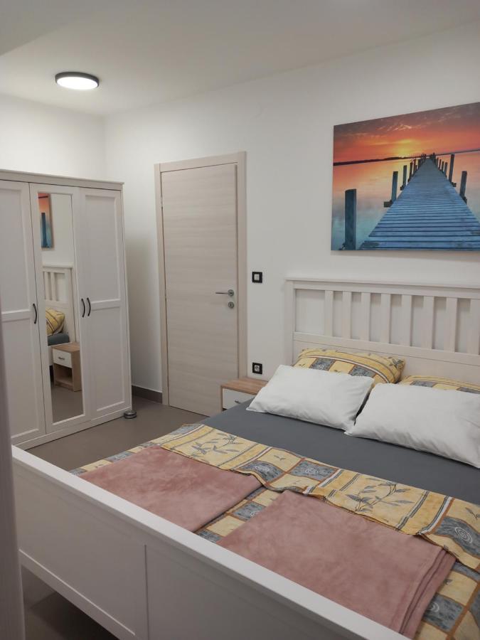 יאדראנובו Apartmani Nizic מראה חיצוני תמונה